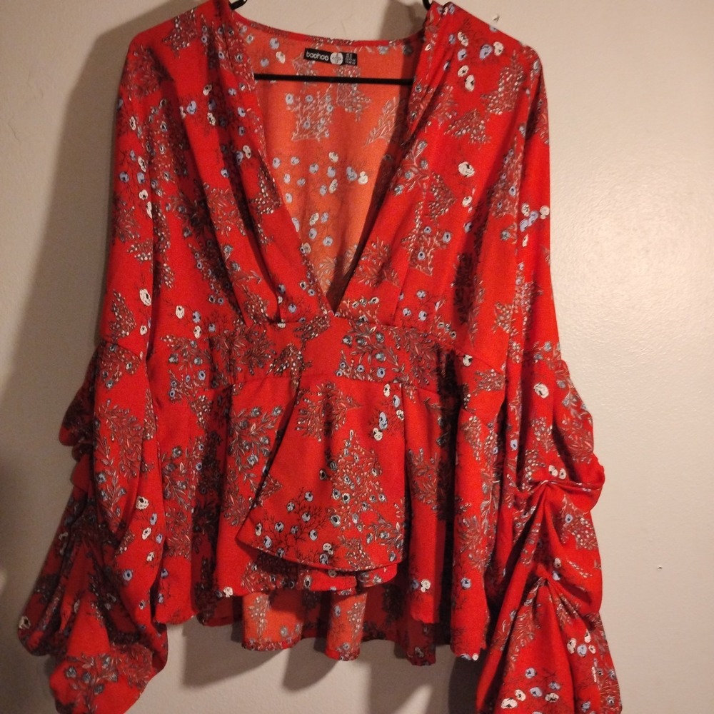 Boohoo, Sz.12, Womens Top, Red Floral, Puff Sleeves, Spring, Summer Cleavage - Picture 3 of 14